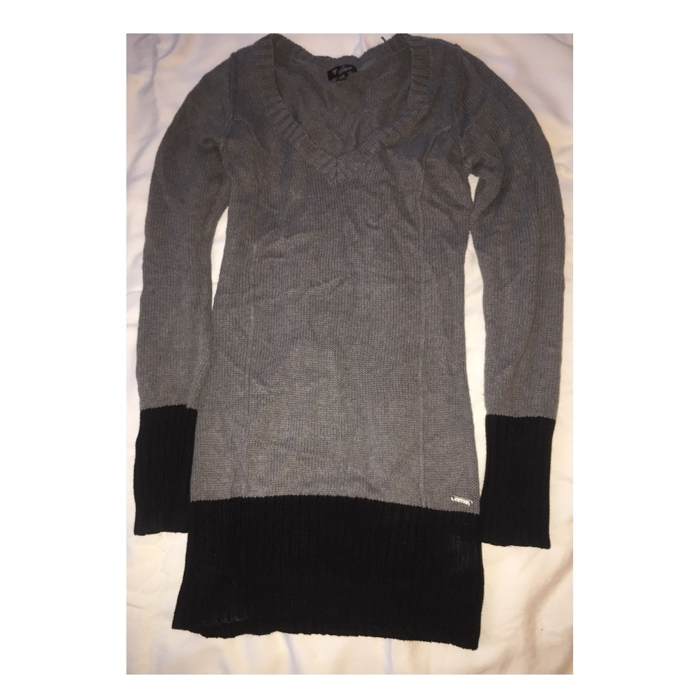Guess V-neck sweater